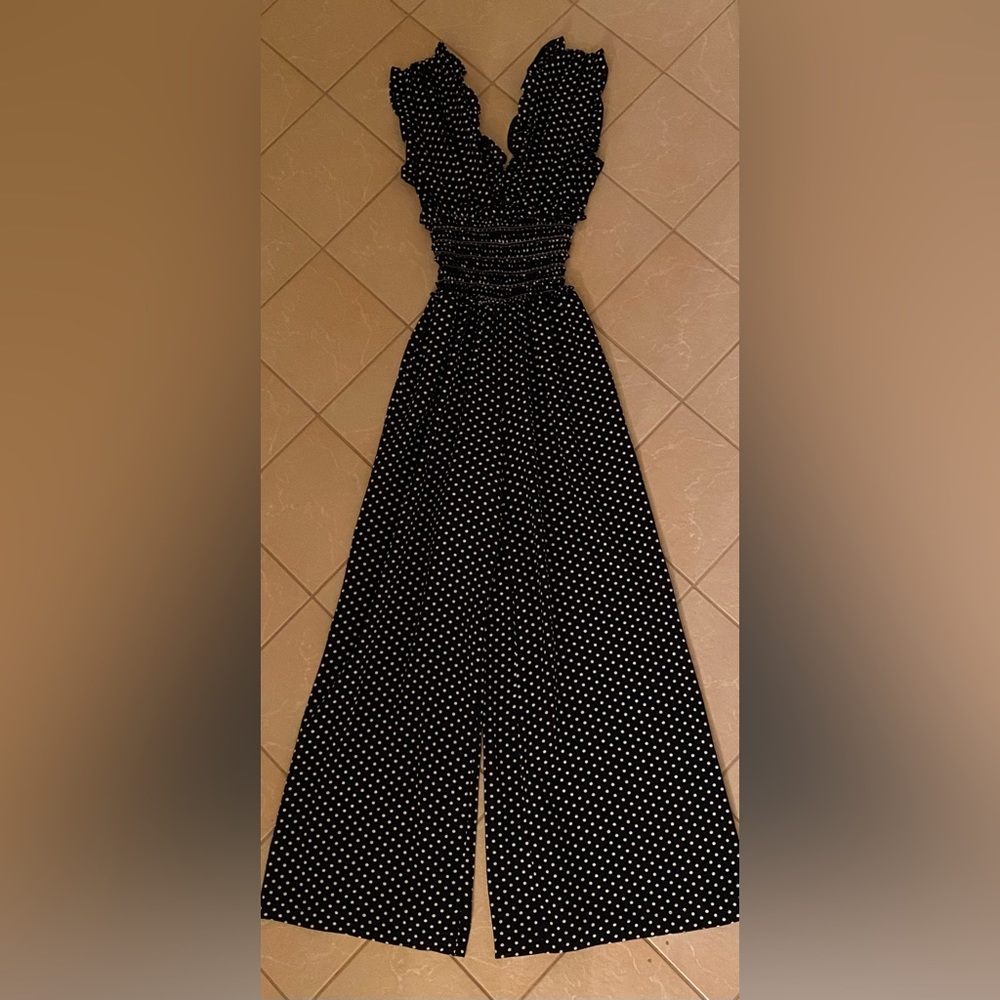Beautiful Jumpsuit in polyester and spandex